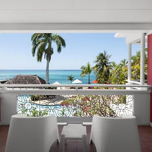 Grand Decameron Cornwall Beach, A Trademark Resort